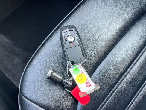 Used 2024 Ford Edge SEL image 22