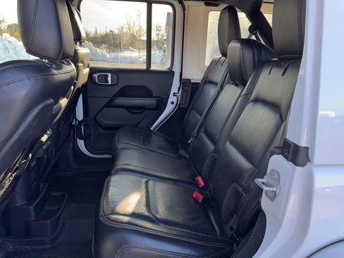 Used 2022 Jeep Wrangler Unlimited Rubicon w/ Trailer Tow Package image 15