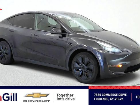 Used 2024 Tesla Model Y Long Range RWD image 1