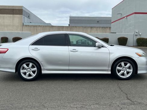 Used 2009 Toyota Camry SE FWD image 6