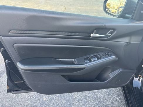 Used 2025 Nissan Altima 2.5 SV image 19