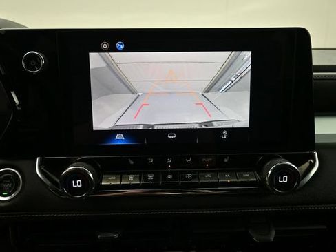 Used 2023 Chevrolet Colorado LT w/ LT Convenience Package II RWD image 9
