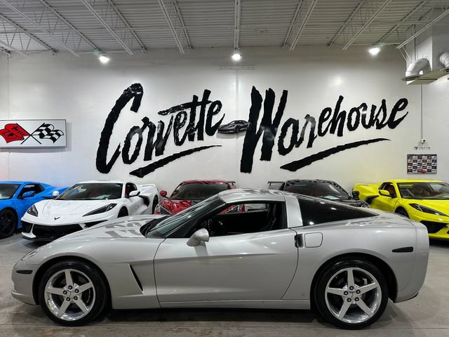 Used 2008 Chevrolet Corvette Coupe RWD image 2