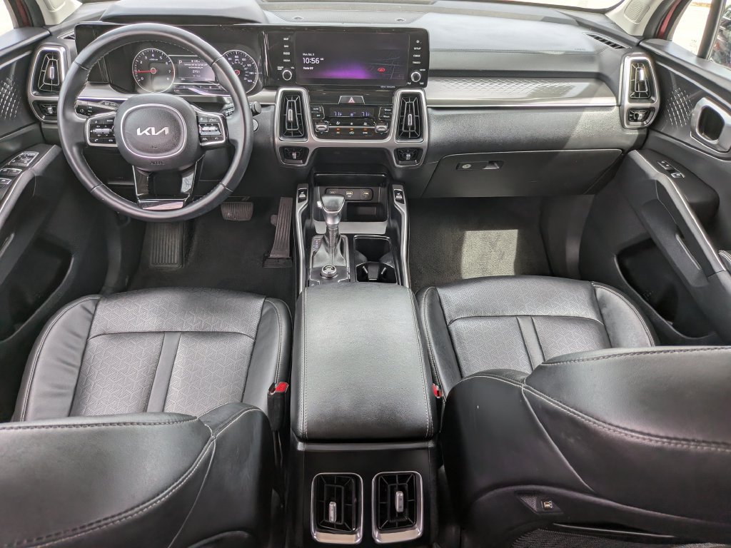 Used 2022 Kia Sorento S w/ Panoramic Sunroof Package FWD image 14