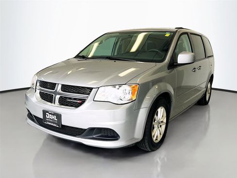 Used 2015 Dodge Grand Caravan SXT image 4
