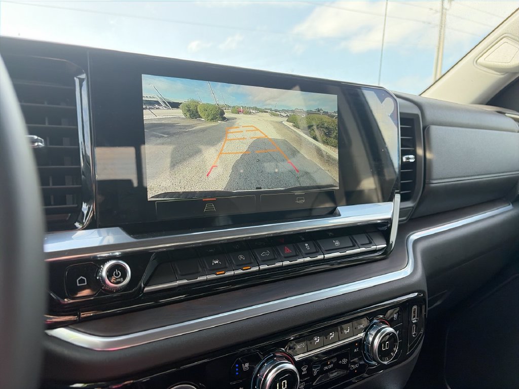 Used 2022 GMC Sierra 1500 SLT w/ SLT Convenience Package AWD/4WD image 21