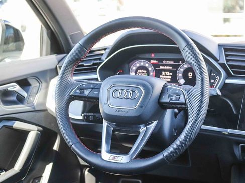 Certified 2025 Audi Q3 2.0T Premium Plus w/ Premium Plus Package AWD/4WD image 17