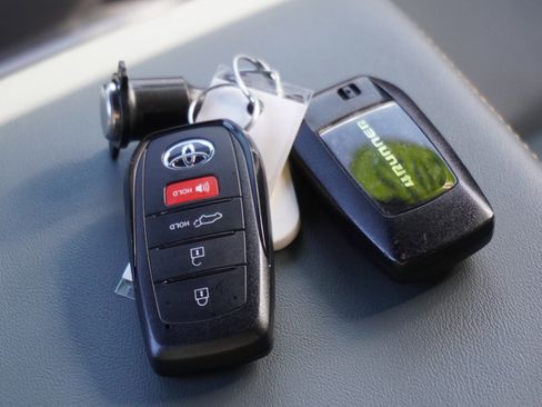 Used 2025 Toyota 4Runner Trailhunter image 21