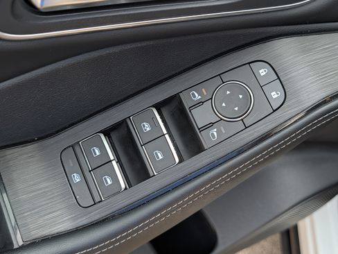 Used 2023 Nissan Rogue Platinum w/ Platinum Premium Package AWD/4WD image 19