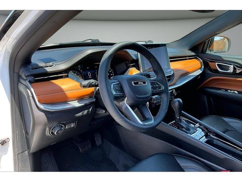 Certified 2024 Jeep Compass Limited AWD/4WD image 17