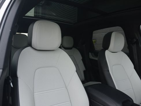 Certified 2026 Porsche Cayenne AWD/4WD image 25