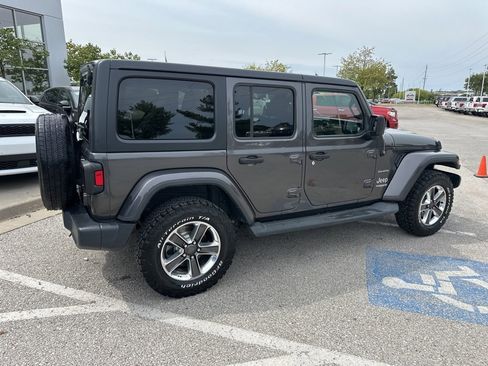 Used 2019 Jeep Wrangler Unlimited Sahara image 30