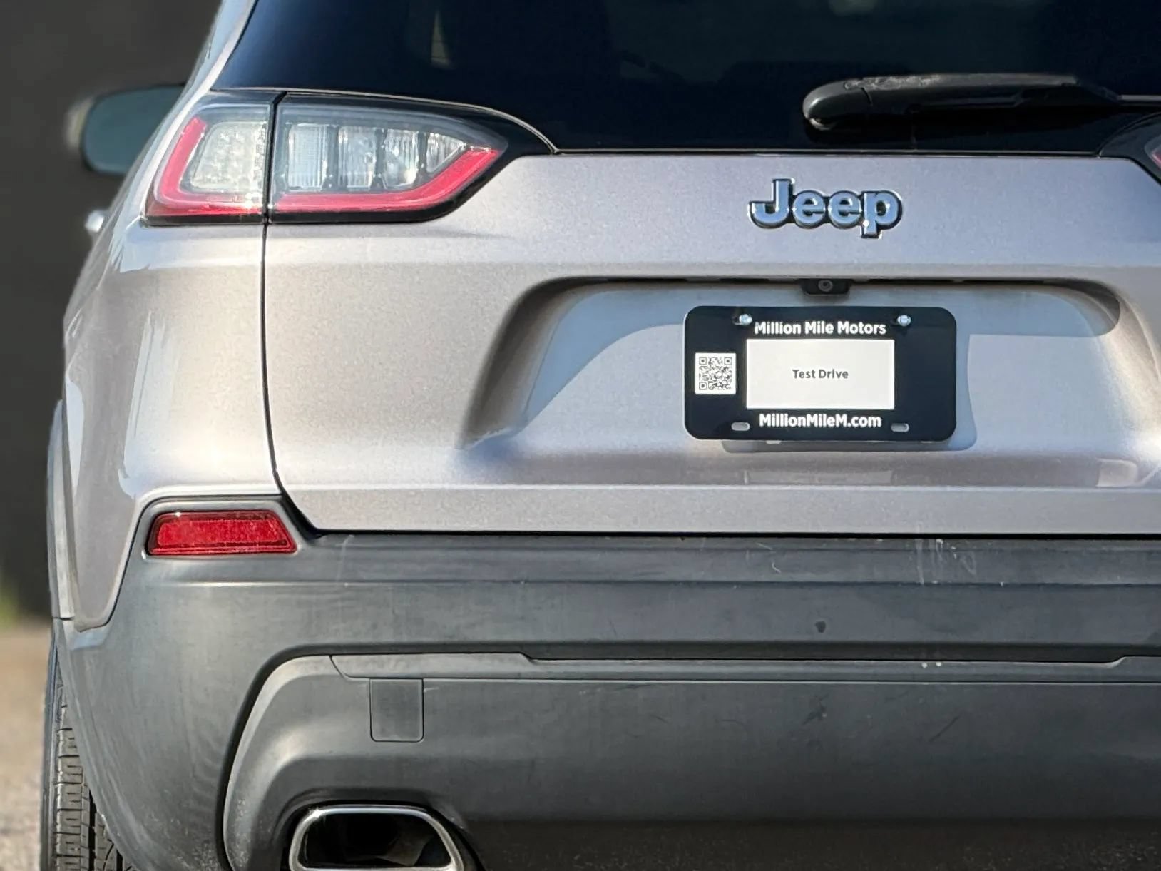 Used 2019 Jeep Cherokee Latitude w/ Popular Appearance Group FWD image 13