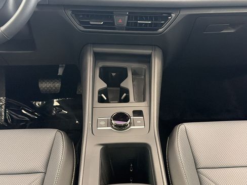 New 2026 Volkswagen Tiguan SE FWD image 17