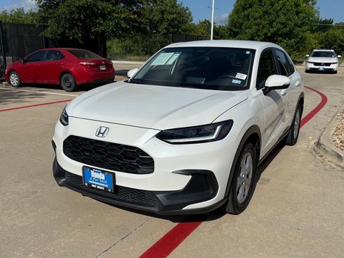 Used 2024 Honda HR-V LX image 1