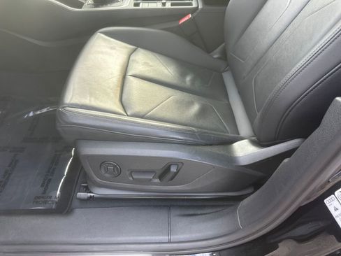 Used 2025 Audi Q3 2.0T Premium image 7