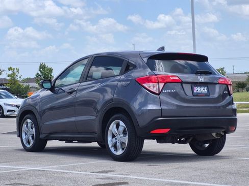 Used 2017 Honda HR-V EX image 8