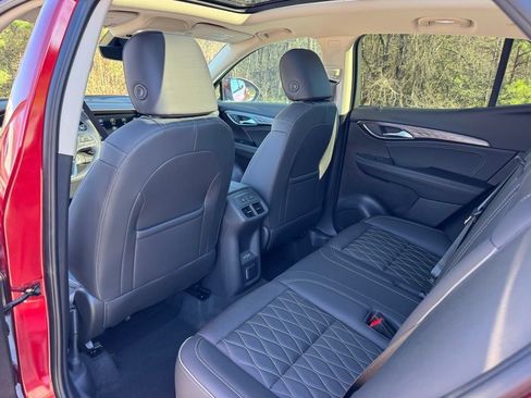 Used 2023 Buick Envision Avenir image 31