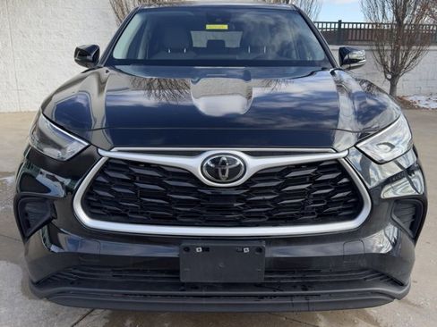 Used 2023 Toyota Highlander L image 8