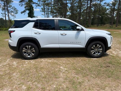 Used 2026 Chevrolet Equinox LT FWD image 6