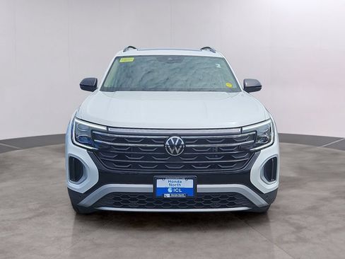 Used 2024 Volkswagen Atlas Peak Edition SEL AWD/4WD image 2
