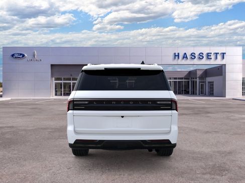 New 2026 Lincoln Navigator L Premier AWD/4WD image 5