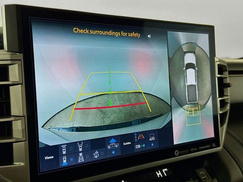 Used 2023 Toyota Tundra Platinum image 18