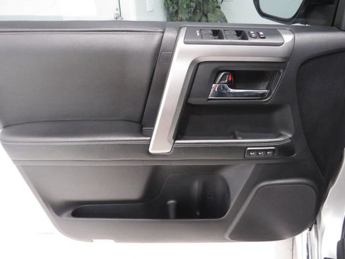 Used 2014 Toyota 4Runner Limited AWD/4WD image 24
