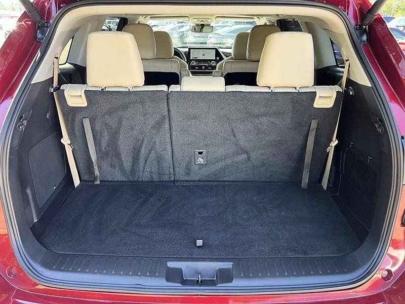 Used 2025 Toyota Highlander Limited FWD image 39