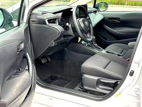 Used 2024 Toyota Corolla LE FWD image 10