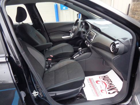 Used 2019 Nissan Kicks SV w/ Exterior Package image 8