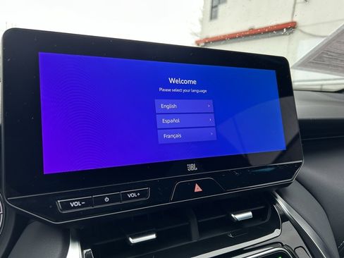 Certified 2024 Toyota Venza XLE image 21