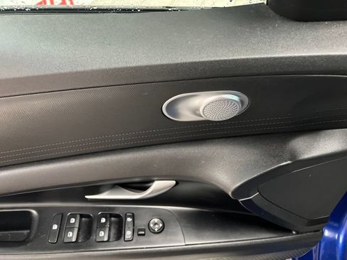 Used 2021 Hyundai Elantra SE FWD image 19