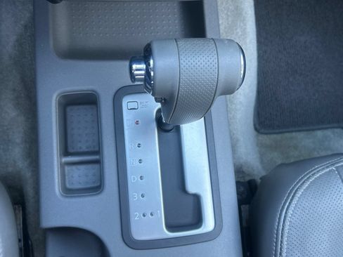Used 2014 Nissan Frontier SL w/ SL Moonroof Package AWD/4WD image 21
