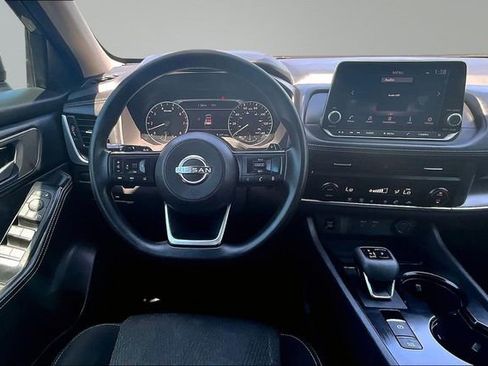 Used 2024 Nissan Rogue SV AWD/4WD image 8