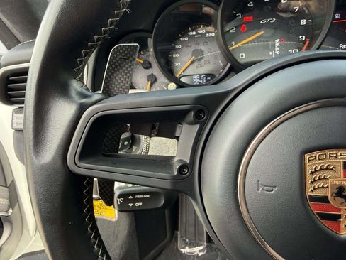 Used 2018 Porsche 911 GT3 RWD image 45