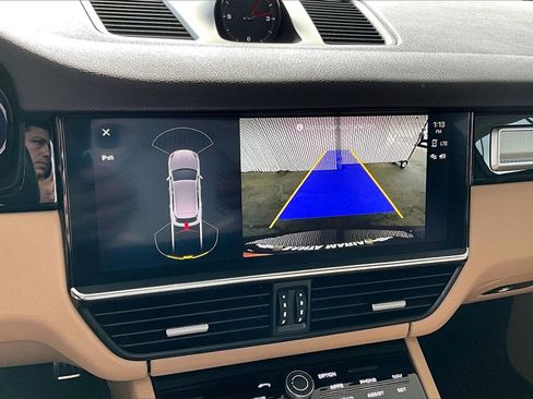 Used 2023 Porsche Cayenne S Platinum image 10