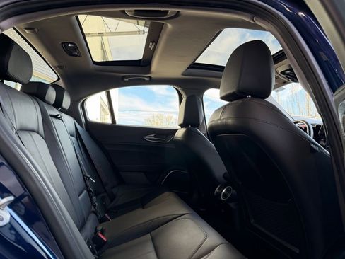 Used 2020 Alfa Romeo Giulia AWD w/ Quick Order Package 22J Sport image 12