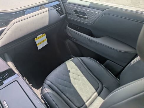 New 2026 INFINITI QX80 Autograph w/ Premium Cargo Package image 18