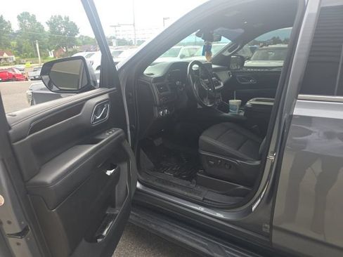 Used 2022 GMC Yukon SLE AWD/4WD image 3