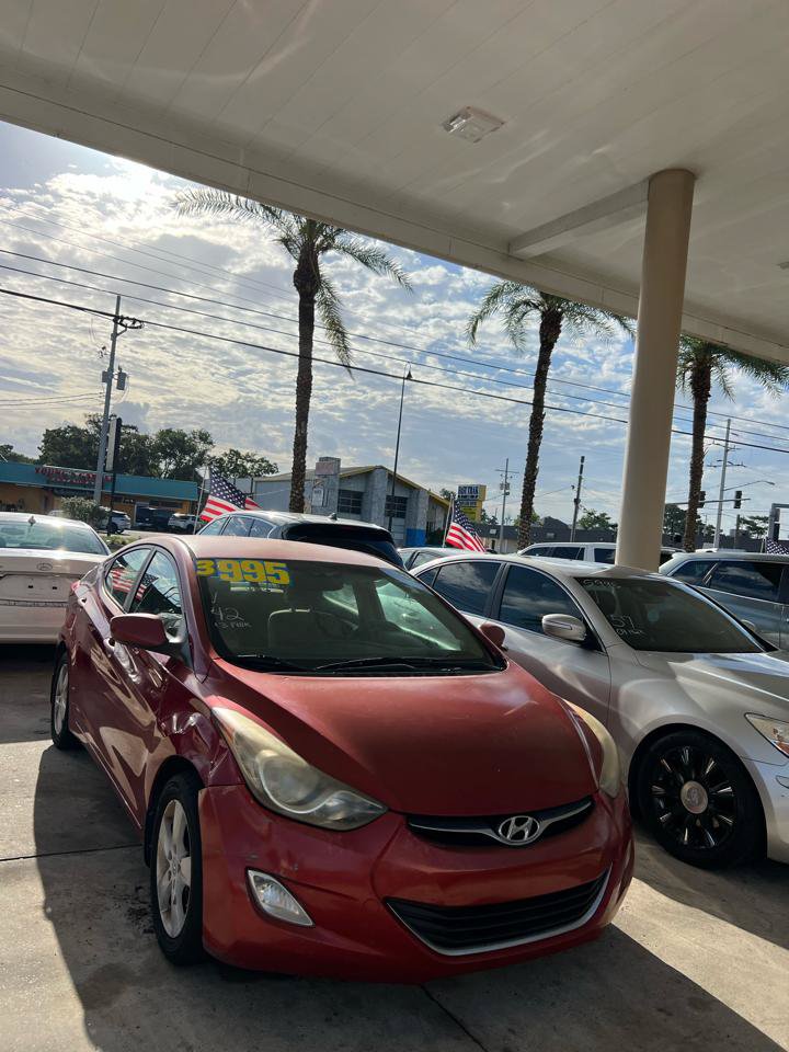Used 2013 Hyundai Elantra GLS w/ Preferred Pkg FWD image 3