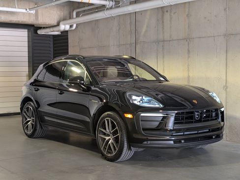 Certified 2026 Porsche Macan AWD/4WD image 47