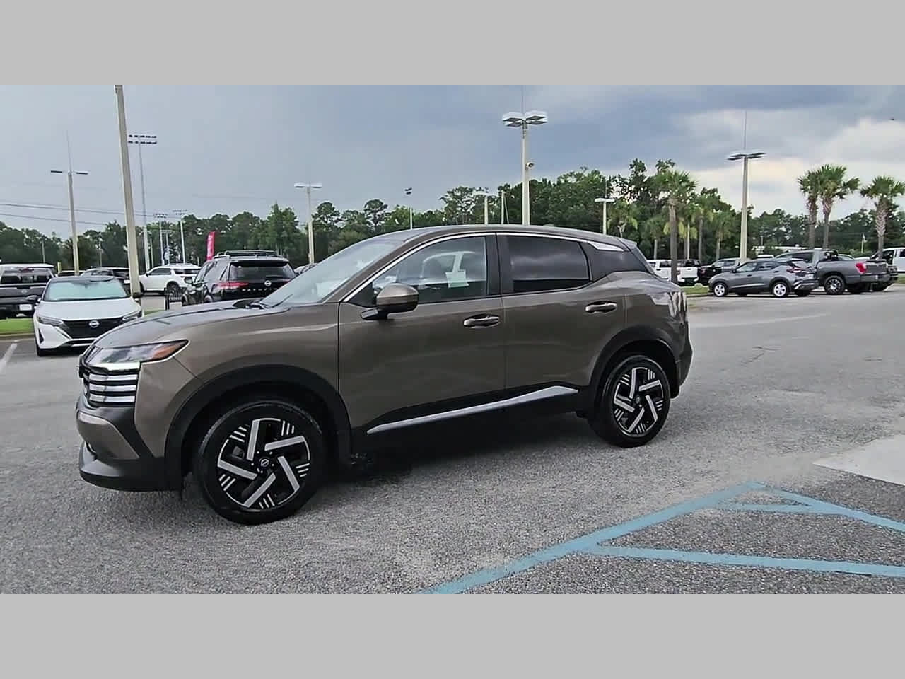 Used 2025 Nissan Kicks SV FWD image 24