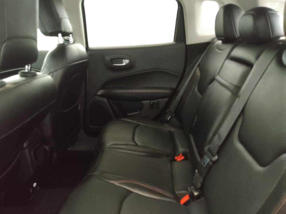 Used 2018 Jeep Compass Trailhawk w/ Leather Interior Group AWD/4WD image 18