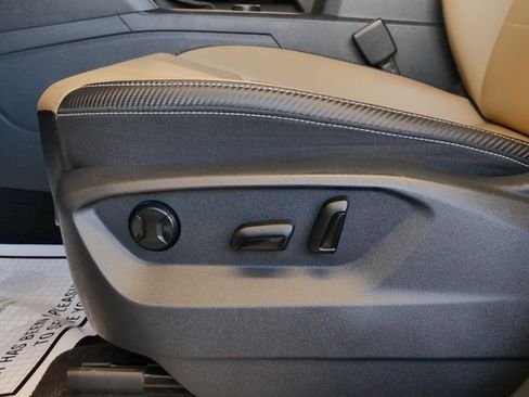 Used 2022 Volkswagen Atlas Cross Sport SE image 11