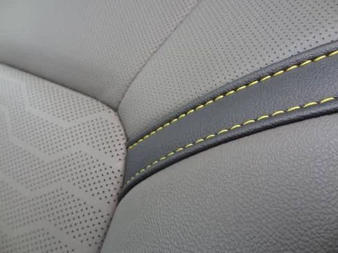 Used 2026 Chevrolet Colorado ZR2 w/ Technology Package image 9