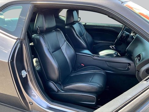 Used 2015 Dodge Challenger R/T Plus RWD image 7
