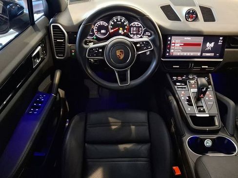 Used 2022 Porsche Cayenne Base image 16