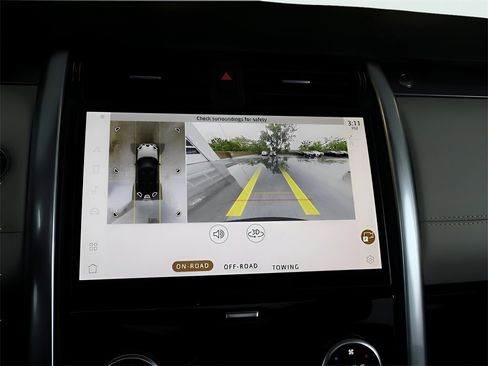 New 2025 Land Rover Discovery Metropolitan Edition image 52