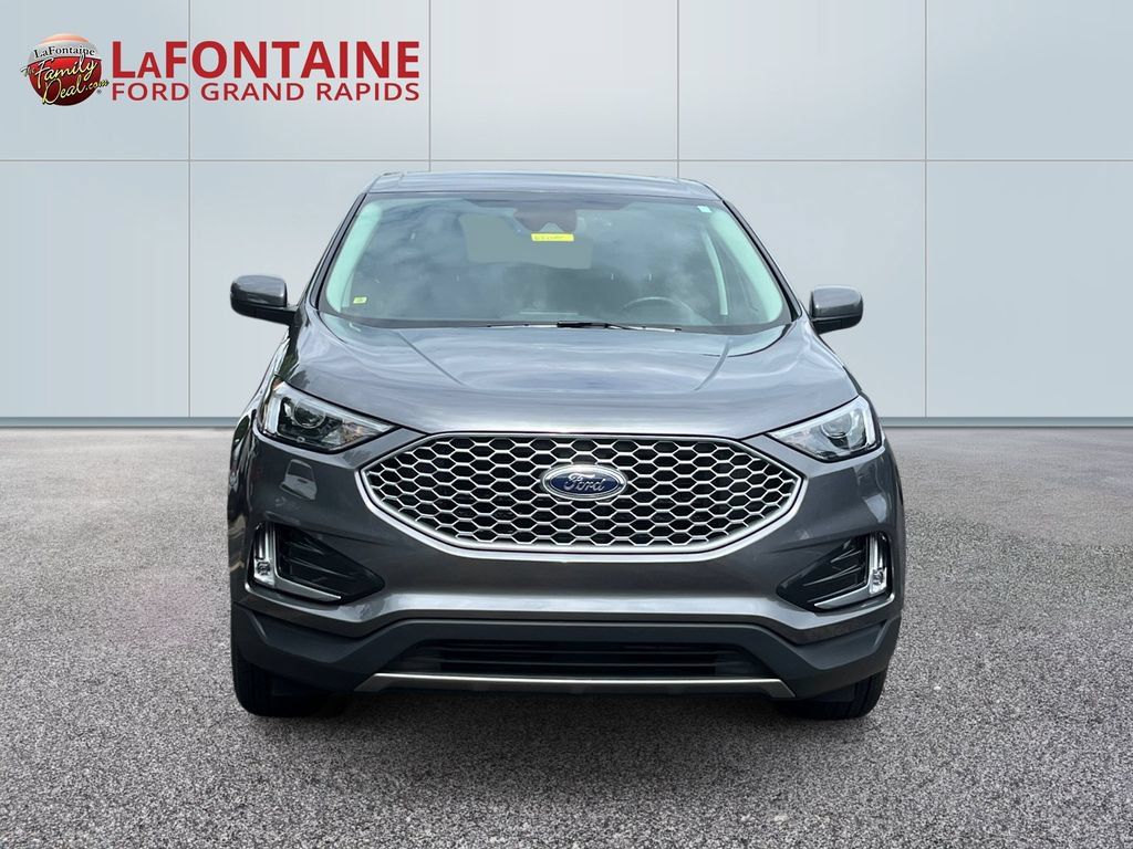 Certified 2023 Ford Edge SEL w/ Convenience Package AWD/4WD image 2